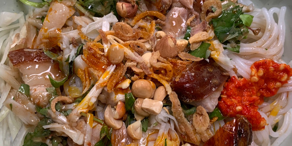 Bé Tây - Food & Drink