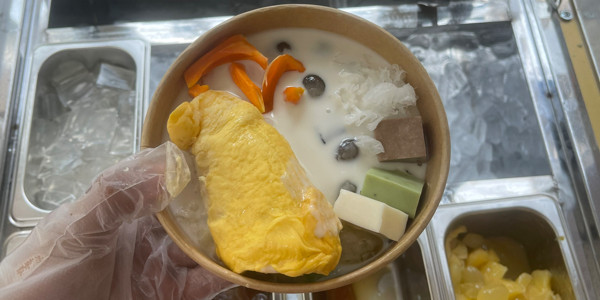 Tiệm Chè Nhà Bông - Cách Mạng Tháng 8
