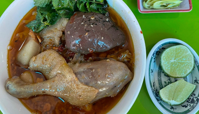 Dì Lý - Mì Quảng, Hủ Tiếu & Cơm Gà - Cao Thắng