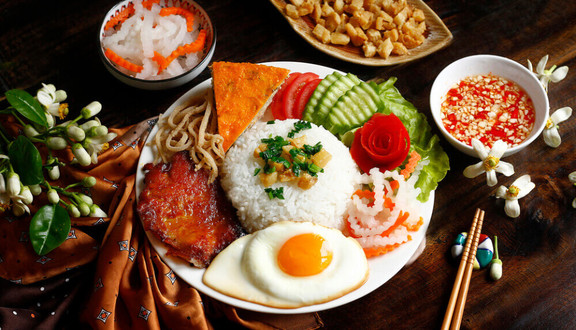 Quán Cơm Cô Mai - Cơm Tấm - Cầu Tôn Đức Thắng