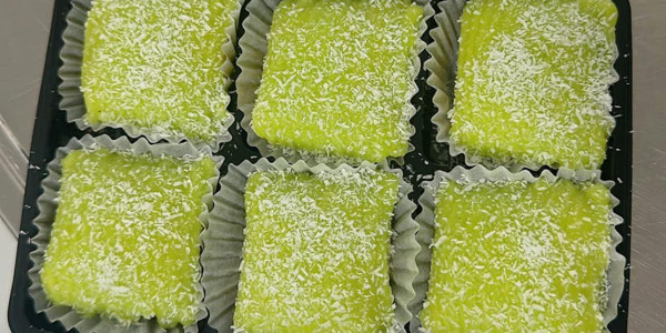 Bánh Crepe Sầu Riêng - Trần Hoàng Na