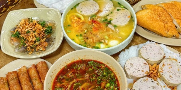 Bánh Canh Miền Trung - Thương Béo - 123C5 Tô Hiệu CG