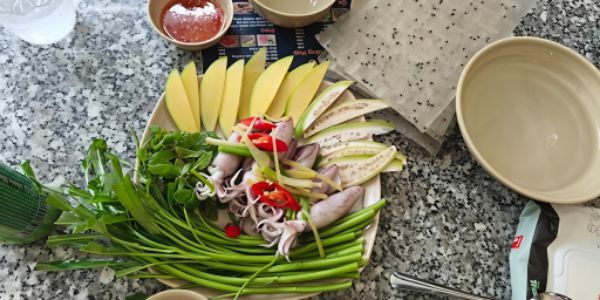 Đặc Sản Gỏi Cá Trích Rau Rừng Quán A Tý