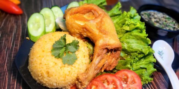 TIỆM GÀ SÚN KA - Cơm Gà & Mì Gà - LÊ BÌNH