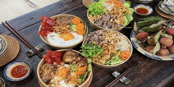 Bếp Cô Xuân - Bún Bò Trộn Dấm, Mì Trộn Bò Tóp Mỡ & Bánh Cuốn Nhân Thịt