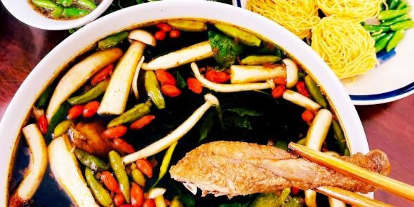 8 Loan Quán - Gà Tiềm Ớt Hiểm