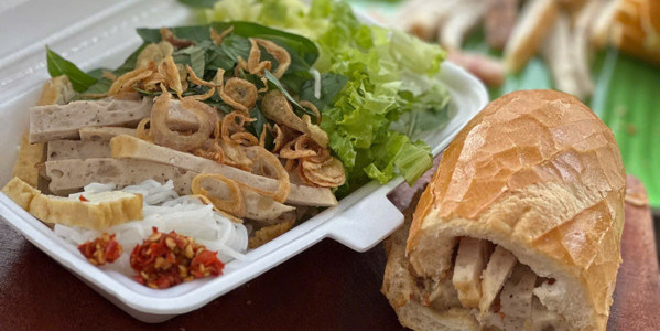 Bánh Mì Tí Đô - Pate Chả Nhà Làm