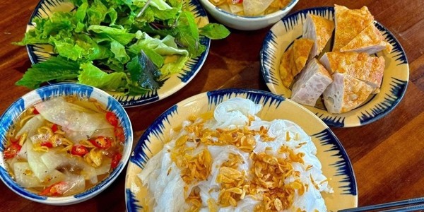 Khánh Ngân - Bánh Cuốn, Bánh Mì Pate & Chè Bưởi Cốm