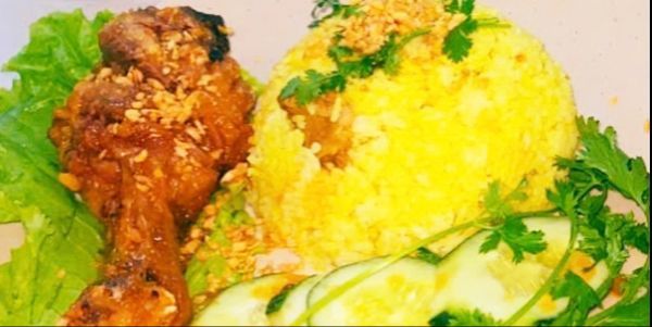 Cơm Gà Xối Mỡ Mắm Tỏi 68