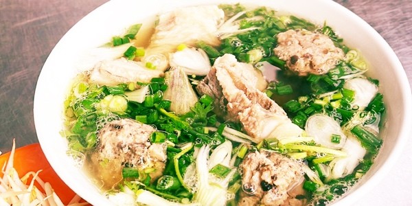 Cơm Niêu Đốt & Phở Gà Ta Ngọc Thạch