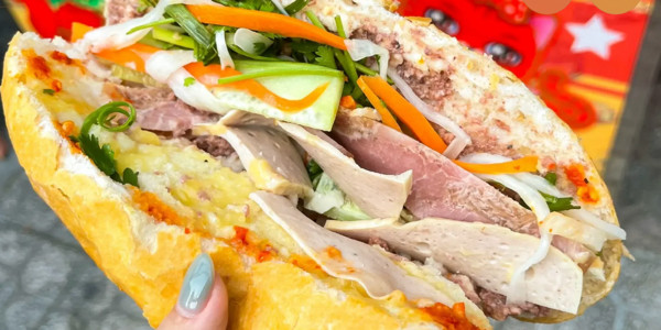 Chè Thái Juco - Vua Bánh Mỳ Sài Gòn