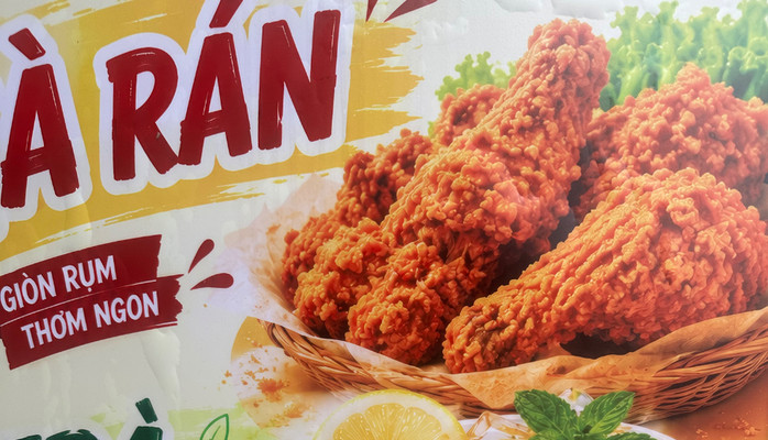 Bé Ri - Gà Gán & Trà Tranh Tươi - Cầu Trắng Cách Mạng Tháng 8