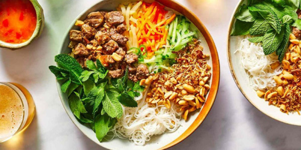 Ăn Sáng Trung Ký - Bánh Mì Thịt Nướng Và Bún Thịt Nướng