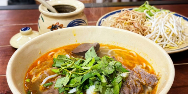 Bún Bò Huế Chú Mập - Cách Mạng Tháng Tám