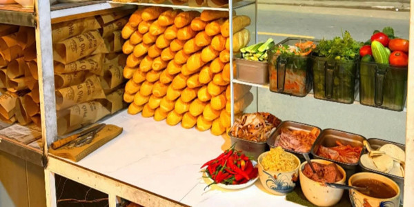 Tiệm Nhà Ruby - Bánh Mì Kẹp & Trà Trái Cây