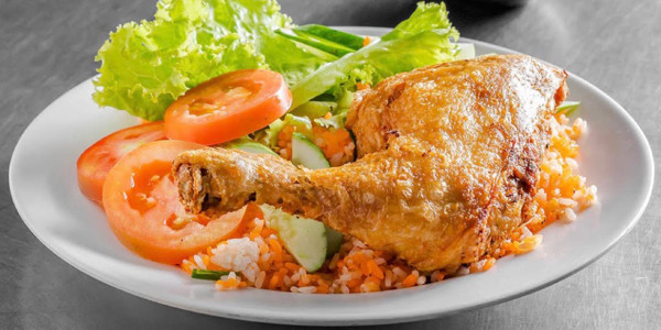 Cơm Gà Xối Mỡ Vi Anh - Lê Văn Lương