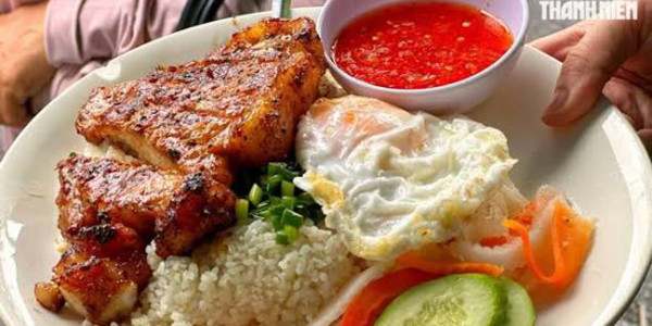 Cơm Tấm & Sườn Ba Chỉ Nướng - Lê Hồng Phong