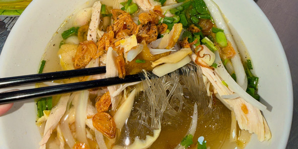Miến Gà, Cơm Gà & Lẩu Gà - Út Hằng