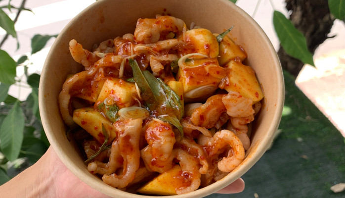 Ăn Vặt Nhà Cá - Chân Gà Sốt Thái - Quang Trung
