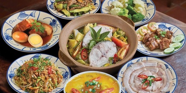 CƠM NIÊU ÚT THẢO