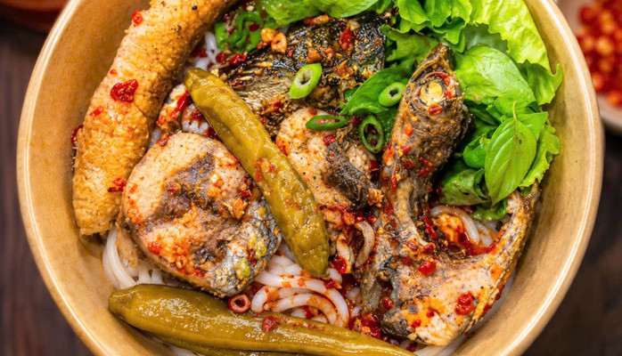 BẾP CỦA NGOẠI - BÚN CÁ NGỪ KHO CAY & BÚN NƯỚC TƯƠNG - 50 Nguyễn Dục