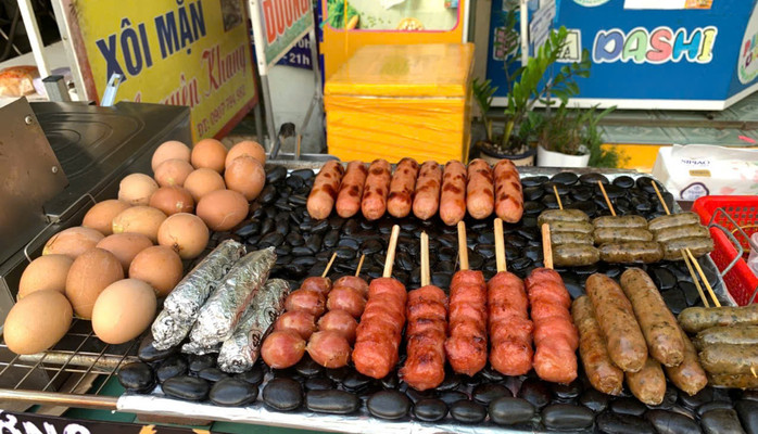 Phạm Thị Mon - Lạp Xưởng Nướng Đá - 78 Võ Văn Tần