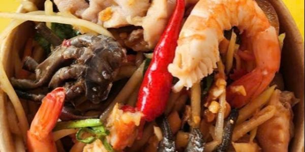 Gỏi Đu Đủ Thái & Chân Gà Sốt Thái - Moon Quán
