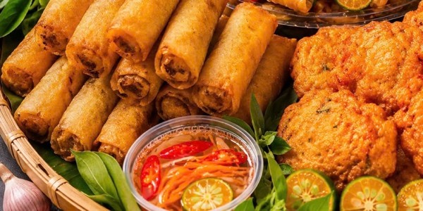 Ăn Vặt Huỳnh Như - Chả Giò, Chân Gà Sả Tắc & Chả Mực - Khu 13