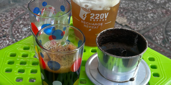 220V Coffee - Phan Đình Phùng