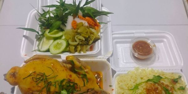 Tiệm Gà Cô Mai - 01 Lê Duẩn
