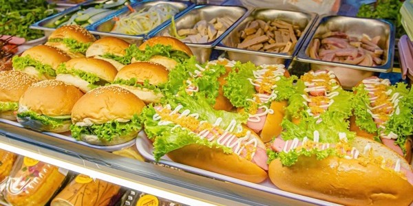 Anh Quân Bakery - 02 Trần Ngọc Sương