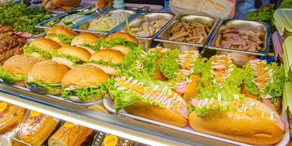 Anh Quân Bakery - 90 Phạm Như Xương