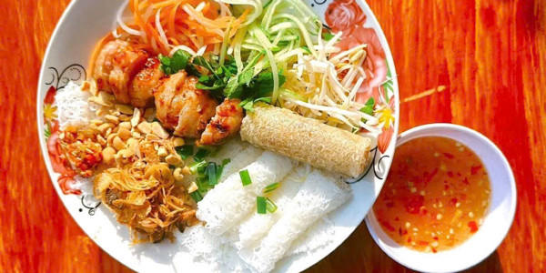 TIỆM BÚN THẦY TÁNH