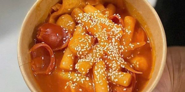 Bún Trộn, Tokbokki & Gà Rán - 2 Chị Em