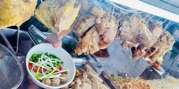 BÚN BÒ HUẾ - PHỞ PHI LONG