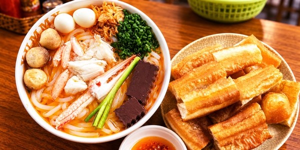 Bánh Canh Ghẹ - Phạm Hùng