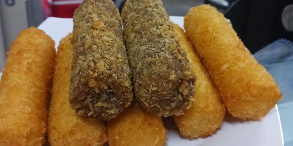 Ăn Vặt Bin Bin - 156 Nguyễn Huệ