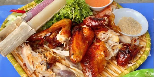 Đức Gà - Gà Quay Da Giòn Và Cơm Lam