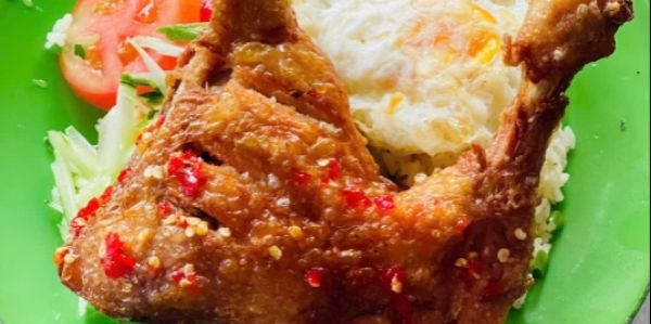 Cơm Gà Xối Mỡ 68