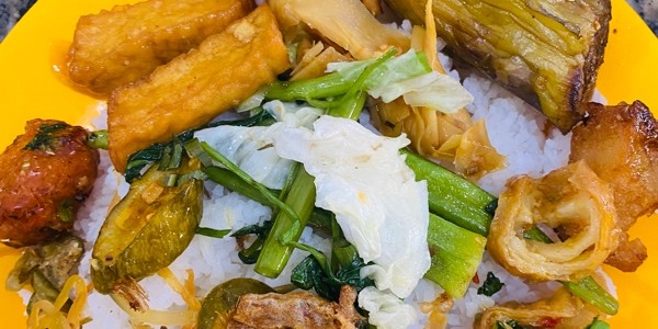 Cơm Chay Diệu Nhi - Lê Thị Trung