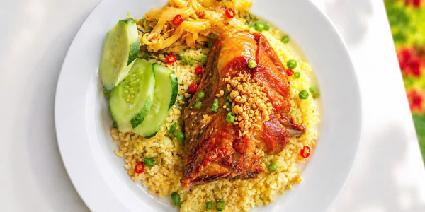 Cơm Gà Xối Mỡ A Toàn - Đường số 1