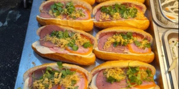 BÁNH MÌ CHẢ CÁ - 481A LÊ VĂN THỌ