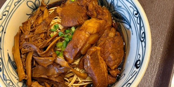 Mì Nhà Nhỏ - Mì Thịt Kho