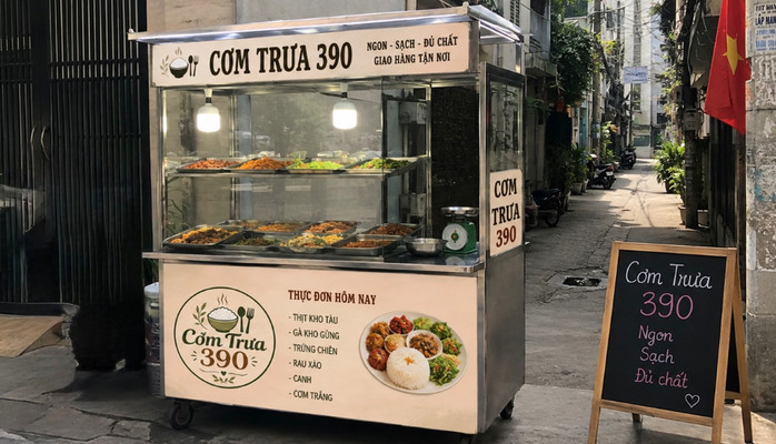 Cơm Trưa 390 - Cơm Trưa - Cách Mạng Tháng 8