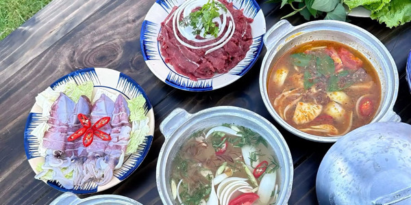 Lẩu Nhúng Bên Hè - Nguyễn Huệ