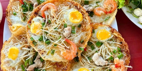 Bánh Xèo Tôm Nhảy Cô Năm - Phạm Như Xương