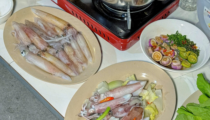 Lẩu Mực Bơi - Mực Sống - 296 Đoàn Kết