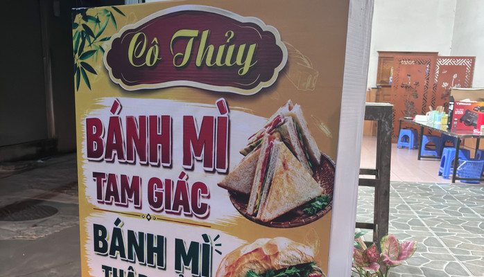 Bánh Mỳ Tam Giác Cô Thuỷ - Vũ Hựu