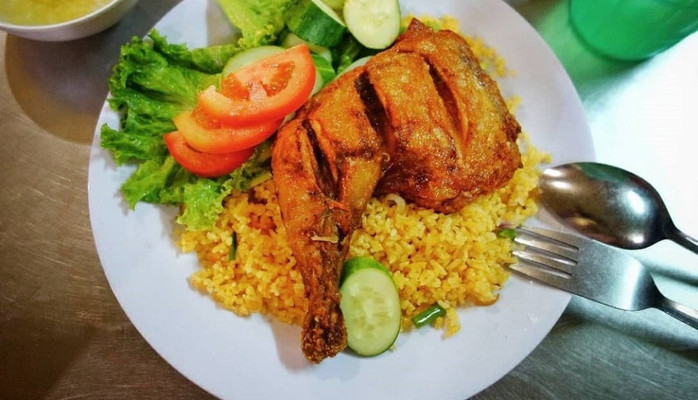Ký Ký - CƠM GÀ MẮM TỎI - Trần Hưng Đạo