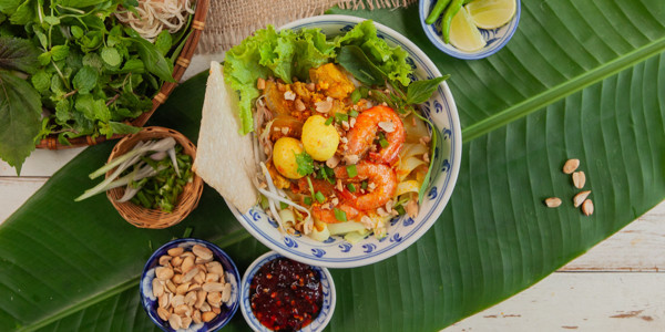 Mì Quảng & Bò Kho - Táo Mew